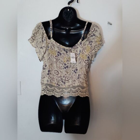 Wet Seal cream and purple floral cold shoulder top - Picture 5 of 5